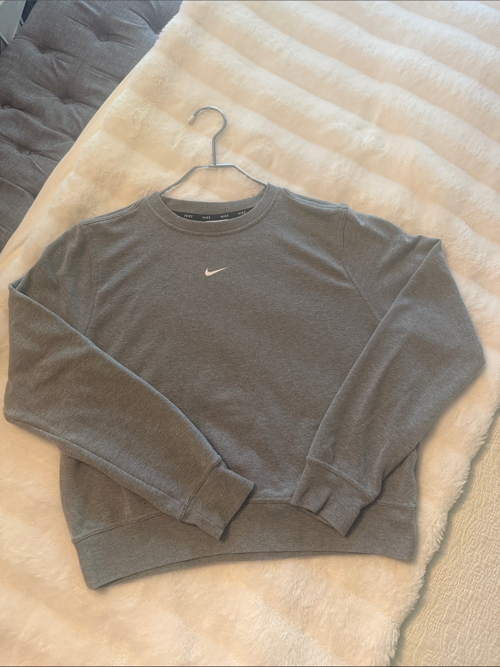 Nike Women’s Gray Cropped Workout Sweatshirt